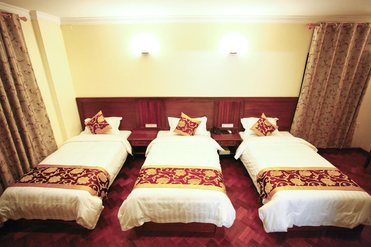 The Home Hotel Mandalay Luaran gambar